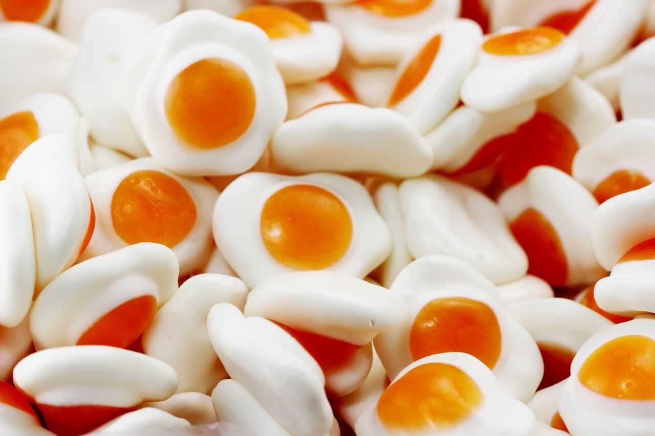 Clever Candy Gummy Fried Eggs